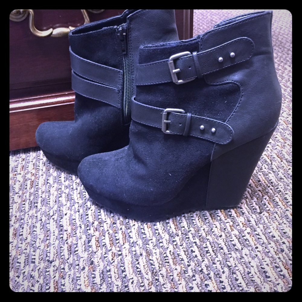 Wedge boots